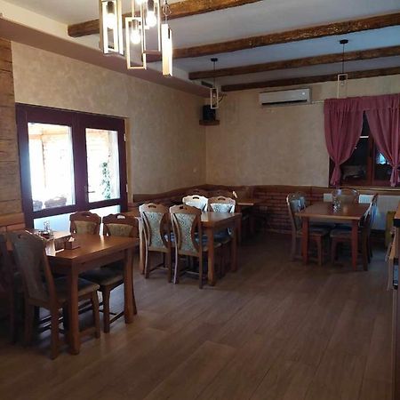 Hotel Restoran Bmb Odžak Exteriér fotografie