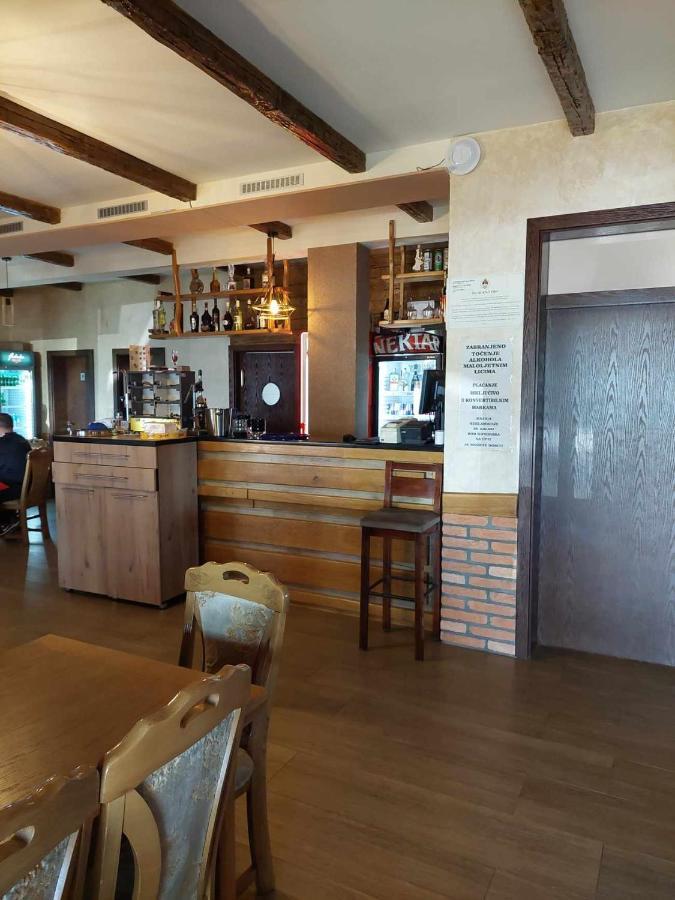 Hotel Restoran Bmb Odžak Exteriér fotografie